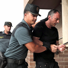 El concejal por Esquerra Unida en Serra (Valencia) Marcos Cabo, detenido por su supuesta implicación en la muerte de su esposa.- EFE