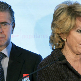 Francisco Granado junto a Esperanza Aguirre, en un acto del PP. EFE