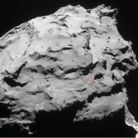 El círculo muestra la zona del cometa 67P en la que descenderá la sonda europea Rosetta para terminar su misión el 30 de setiembre.-ESA/Rosetta/NavCam