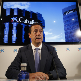 El consejero delegado de CaixaBank, Gonzalo Gortázar, durante la rueda de prensa en la que ha presentado los resultados de la entidad correspondientes al primer semestre de 2016. EFE/Alejandro García