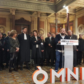 Marcel Mauri durant la presentació de l'escrit de defensa de Jordi Cuixart. ÒMNIUM CULTURAL