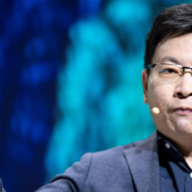 Presentación del nuevo teléfono móvil Huawei Mate 30 Pro en Munich. / EFE