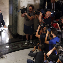 El presidente del Gobierno en funciones, Mariano Rajoy, durante la rueda de prensa que ha ofrecido en el Congreso tras la reunión con el líder de Ciudadanos, Albert Rivera. EFE/Chema Moya