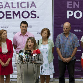 La secretaria general de Podemos Galicia, Carmen Santos, interviene durante la rueda de prensa que ha ofrecido para informar sobre los resultados de la consulta a la militancia sobre las elecciones gallegas del 25 de septiembre en coalición