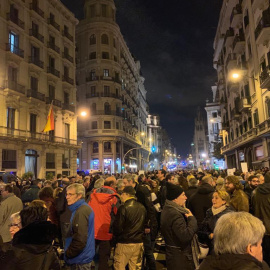 Un miler de persones s'han concentrat a la Via Laietana de Barcelona contra les detencions a Girona. PÚBLIC