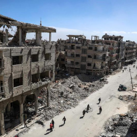 Vista general de los edificios destruidos en un barrio de Duma, en Guta Oriental, el principal feudo opositor cerca de Damasco (Siria). EFE