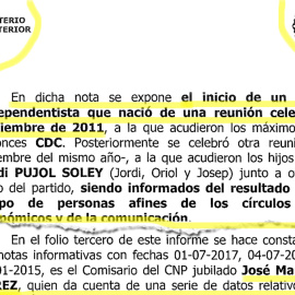 Dos fragmentos del informe de la Policía sobre el material incautado a los Mossos: no se identifica la "nota informativa" como de Villarejo hasta tres páginas después de detallar su contenido sensacionalista.
