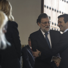 Mariano Rajoy junto a Pablo Casado en la sede del Parlamento de Andalucía - EP/María José López