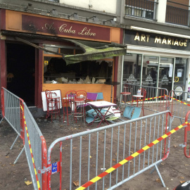 La fachada del bar incendiado en Rouen, Francia, donde el fuego ha acabado con la vida de trece personas. REUTERS/Clotaire Achi