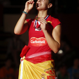 La española Carolina Marín celebra su victoria en la final del Campeonato del Mundo de Bádminton en Yakarta.- EFE
