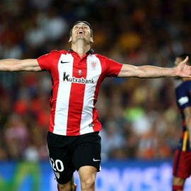 Aduriz celebra el tanto del empate. EFE