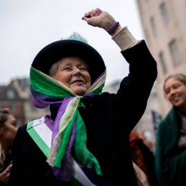 Miles de mujeres han tomado el centro de Londres para reivindicar una mayor protección para ellas. (WILL OLIVER | EFE)