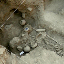 Los científicos no pueden asegurar si las víctimas estaban vivas en el momento de la tortura.- EFE