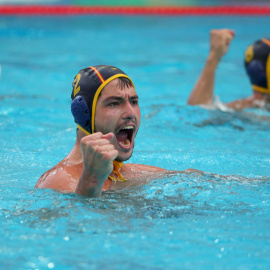 Los jugadores españoles celebran la victoria ante EEUU. REUTERS/Laszlo Balogh
