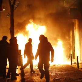 Protestas en Lavapiés. | JAVIER LIZÓN (EFE)