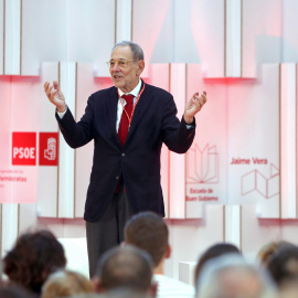 El ex secretario general de la OTAN Javier Solana, durante su intervención en la 'masterclass' de la Escuela de Gobierno. EFE/J.J.Guillen