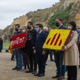 15/10/2021 Pere Aragonès, Oriol Junqueras y  Marta Vilalta,  en la tradicional ofrenda floral en conmemoración del 81 aniversario del fusilamiento de Lluís Companys