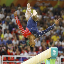 Simone Biles, gimnasta americana, en el ejercicio de potro que le dio la victoria en los JJOO de Río de Janeiro/REUTERS