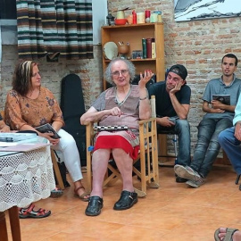 La activista transexual Kim Pérez, en el centro. E.P.