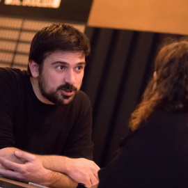 Ramón Espinar durante la entrevista con 'Público' / Podemos: Diego Martín