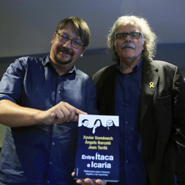 El exdiputado de En Comú Podem Xavier Domènech (i) y el exportavoz de ERC en el Congreso Joan Tardà