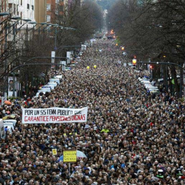 Aspecto de la multitudinaria manifestación en Bilbao. | EFE
