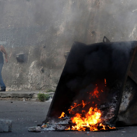 Disturbios en Caracas este lunes. REUTERS/Carlos Garcia Rawlins