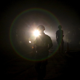 Soldados surcoreanos montan guardia cerca de la zona desmilitarizada que separa las dos Coreas en Yeoncheon. REUTERS