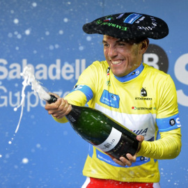 'Purito' Rodríguez' celebra su victoria en la Vuelta al País Vasco. - AFP
