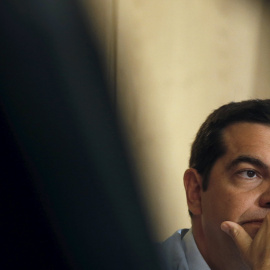 El primer ministro griego, Alexis Tsipras, en una reciente rueda de prensa en el Ministerio de Infraestructuras. REUTERS/Christian Hartmann
