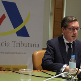 El director general de la Agencia Tributaria, Santiago Menéndez, expone en rueda de prensa los resultados de lucha contra el fraude fiscal de 2017. EFE/Zipi