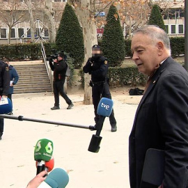 17/01/2019.- Fotograma de EFETV.- "La operación Kitchen no existe", ha dicho el ex número dos de la Policía Nacional Eugenio Pino a su salida de la Audiencia Nacional, en la imagen, donde estaba citado por esta operación que urdió supuestam