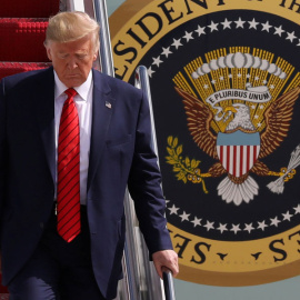 Trump, bajando del Air Force One este jueves. REUTERS/Jonathan Ernst