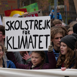 La activista medioambiental Greta Thunberg encabeza una de las marchas contra el cambio climático celebradas en el mes de marzo en Berlín. / Leonhard Lenz