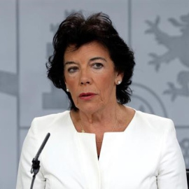 La portaveu del Govern en funcions, Isabel Celaá, durant la roda de premsa posterior a la reunió del Consell de Ministres EFE/J.J. Guillén