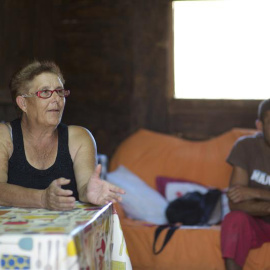 Josefa Fernández fue condenada a seis meses de cárcel por no derribar la casa en la que vive con su familia. / EFE