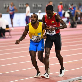 Un atleta de Guinea-Bissau se gana la admiración del público cataríREUTERS / DYLAN MARTINEZ