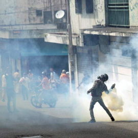 Protestas contra el Gobierno de Nicolás Maduro en la ciuddad de Tachira. (CARLOS EDUARDO RAMÍREZ | REUTERS)