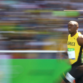 Bolt, durante su serie eliminatoria de los 100 metros. REUTERS/Kai Pfaffenbach