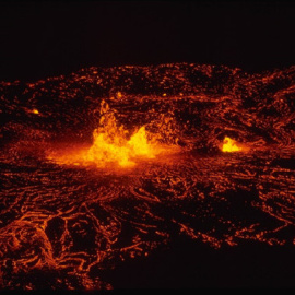 Fuente de fuego de un volcán hawaiano, parecida a las que pudo haber en la Luna en el pasado. / National Park Service/D.W. Peterson