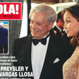 Vargas Llosa e Isabel Preysler en la portada de la revista ¡Hola! cuando se dio a conocer su relación sentimental.