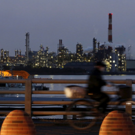 El estancamiento de Japón pone en duda la estrategia económica del primer ministro Abe. REUTERS/Yuya Shino