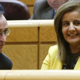 El antiguo ministro de Sanidad, Alfonso Alonso, Fátima Báñez, (ministra de Empleo que asumirá sus funciones) y Ana Mato, presidenta del Congreso/EFE