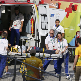 Una mujer es trasladada al hospital después de quedar herida por la caída de una cámara aérea suspendida a 20 metros de altura en los Juegos de Río/REUTERS