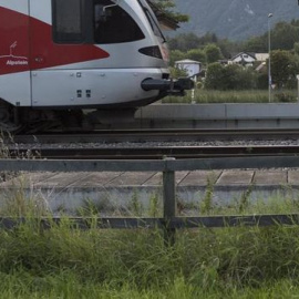 Imagen de la estación de tren de Salez-Sennwald, donde un hombre atacó antes de ayer a otros pasajeros en un tren suizo/EFE