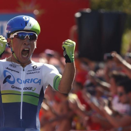 Ewan celebra su victoria en la quinta etapa de la Vuelta. EFE/Javier Lizón