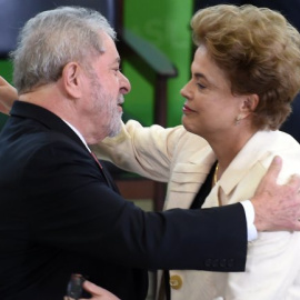 La presidenta brasileña suspendida, Dilma Rousseff y su antecesor, Lula da Silva/EFE