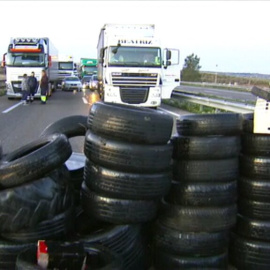 Los Comités de Defensa Republicana cortan la A-2 en Lleida. TWITTER/@CDRsPonent