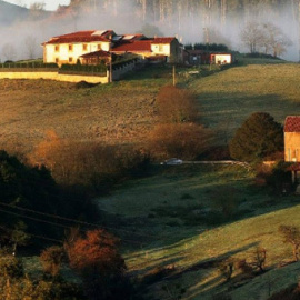 Un paraje de Llanera, en Asturias, difundido por la web de turismo local. / LLANERA.ES