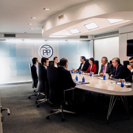 Reunión del Comité de Dirección del PP, que preside el jefe del Ejecutivo, Mariano Rajoy (c), junto al coordinador general del PP, Fernando Martínez-Maíllo (d); la vicesecretaria de Estudios y Programas del PP, Andrea Levy (2d); el vicesecr